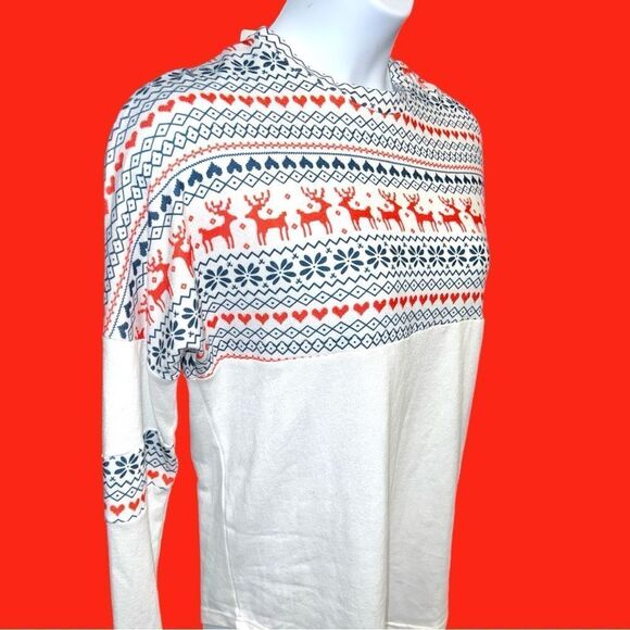 Camisa cute white sweater top with cute red and blue holiday designs. - Picture 7 of 11
